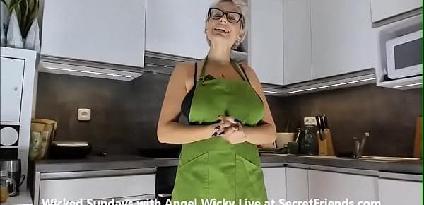  Food Porn with Angel Wicky live at SecretFriends
